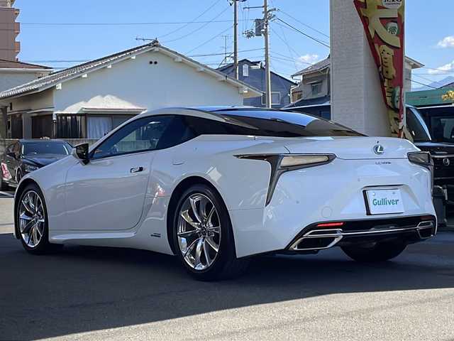 レクサス ＬＣ 500h Lパッケージ 愛媛県 2017(平29)年 1.8万km ホワイトノーヴァガラスフレーク ガラスルーフ/純正メーカーナビ/（CD/DVD/FM/AM/BT/USB）/フルセグTV/バックカメラ/ビルトイン2.0ETC/マークレビンソン/純正20インチAW/レクサスセーフティセンス/レーダークルーズコントロール/クリアランスソナー/ブラインドスポットモニター/ドライブレコーダー/レザーシート/前席パワーシート（D席メモリー付き）/前席シートヒーター /エアシート/ハンドルヒーター/取説、保証書/スペアキー