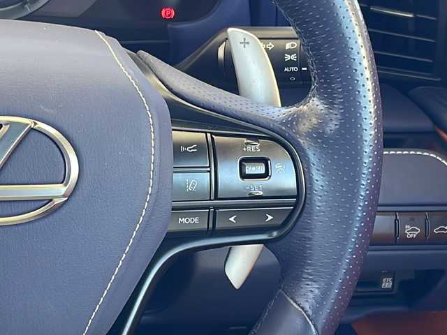 レクサス ＬＣ 500h Lパッケージ 愛媛県 2017(平29)年 1.8万km ホワイトノーヴァガラスフレーク ガラスルーフ/純正メーカーナビ/（CD/DVD/FM/AM/BT/USB）/フルセグTV/バックカメラ/ビルトイン2.0ETC/マークレビンソン/純正20インチAW/レクサスセーフティセンス/レーダークルーズコントロール/クリアランスソナー/ブラインドスポットモニター/ドライブレコーダー/レザーシート/前席パワーシート（D席メモリー付き）/前席シートヒーター /エアシート/ハンドルヒーター/取説、保証書/スペアキー