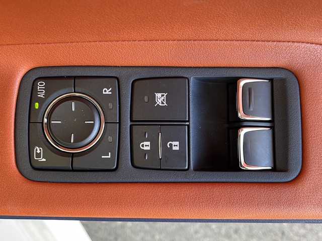 レクサス ＬＣ 500h Lパッケージ 愛媛県 2017(平29)年 1.8万km ホワイトノーヴァガラスフレーク ガラスルーフ/純正メーカーナビ/（CD/DVD/FM/AM/BT/USB）/フルセグTV/バックカメラ/ビルトイン2.0ETC/マークレビンソン/純正20インチAW/レクサスセーフティセンス/レーダークルーズコントロール/クリアランスソナー/ブラインドスポットモニター/ドライブレコーダー/レザーシート/前席パワーシート（D席メモリー付き）/前席シートヒーター /エアシート/ハンドルヒーター/取説、保証書/スペアキー