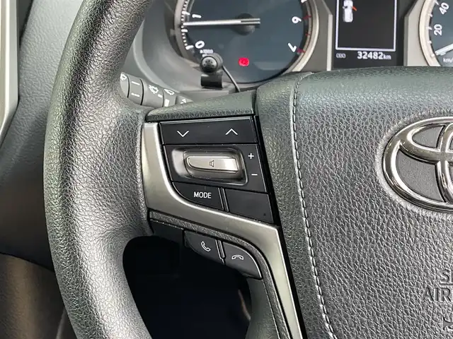 トヨタ ランドクルーザー プラド TX 宮崎県 2018(平30)年 3.3万km ホワイトパールクリスタルシャイン 4WD/RAYS17インチAW/社外7インチナビ（MDV-Z701W）/フルセグTV/Bluetooth/バックカメラ/プリクラッシュセーフティ/レーダークルーズコントロール/プッシュスタート/スマートキー/ステアリングスイッチ/LEDヘッドライト/オートライト/オートハイビーム/ETC/セーフティセンス/レーンディパーチャーアラート/ヒッチメンバー