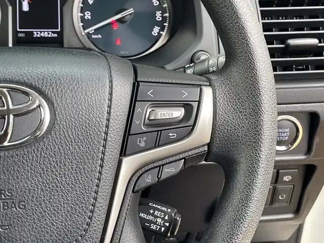 トヨタ ランドクルーザー プラド TX 宮崎県 2018(平30)年 3.3万km ホワイトパールクリスタルシャイン 4WD/RAYS17インチAW/社外7インチナビ（MDV-Z701W）/フルセグTV/Bluetooth/バックカメラ/プリクラッシュセーフティ/レーダークルーズコントロール/プッシュスタート/スマートキー/ステアリングスイッチ/LEDヘッドライト/オートライト/オートハイビーム/ETC/セーフティセンス/レーンディパーチャーアラート/ヒッチメンバー