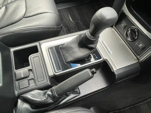 トヨタ ランドクルーザー プラド TX 宮崎県 2018(平30)年 3.3万km ホワイトパールクリスタルシャイン 4WD/RAYS17インチAW/社外7インチナビ（MDV-Z701W）/フルセグTV/Bluetooth/バックカメラ/プリクラッシュセーフティ/レーダークルーズコントロール/プッシュスタート/スマートキー/ステアリングスイッチ/LEDヘッドライト/オートライト/オートハイビーム/ETC/セーフティセンス/レーンディパーチャーアラート/ヒッチメンバー