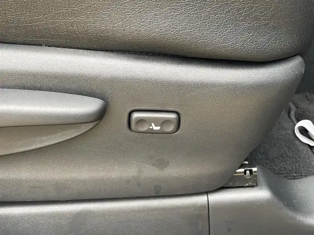 トヨタ ランドクルーザー プラド TX 宮崎県 2018(平30)年 3.3万km ホワイトパールクリスタルシャイン 4WD/RAYS17インチAW/社外7インチナビ（MDV-Z701W）/フルセグTV/Bluetooth/バックカメラ/プリクラッシュセーフティ/レーダークルーズコントロール/プッシュスタート/スマートキー/ステアリングスイッチ/LEDヘッドライト/オートライト/オートハイビーム/ETC/セーフティセンス/レーンディパーチャーアラート/ヒッチメンバー