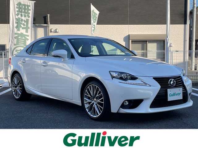 レクサス ＩＳ 300h バージョンL 三重県 2014(平26)年 4.1万km ホワイトパールクリスタルシャイン 登録時40338km/ワンオーナー/禁煙車/純正メーカーオプションナビ/・フルセグ・Ｂｌｕｅｔｏｏｔｈ・CD/DVD/Blu-ray/・SD・AUX・USB・AM/FM/白フルレザーシート/前席シートヒーター/前席ベンチレーション/前席パワーシート/D席メモリー機能付き/クルーズコントロール/バックカメラ/コーナーセンサー/ビルドインＥＴＣ/パドルシフト/AUTOライト・ワイパー