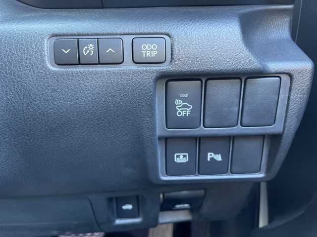 レクサス ＩＳ 300h バージョンL 三重県 2014(平26)年 4.1万km ホワイトパールクリスタルシャイン 登録時40338km/ワンオーナー/禁煙車/純正メーカーオプションナビ/・フルセグ・Ｂｌｕｅｔｏｏｔｈ・CD/DVD/Blu-ray/・SD・AUX・USB・AM/FM/白フルレザーシート/前席シートヒーター/前席ベンチレーション/前席パワーシート/D席メモリー機能付き/クルーズコントロール/バックカメラ/コーナーセンサー/ビルドインＥＴＣ/パドルシフト/AUTOライト・ワイパー