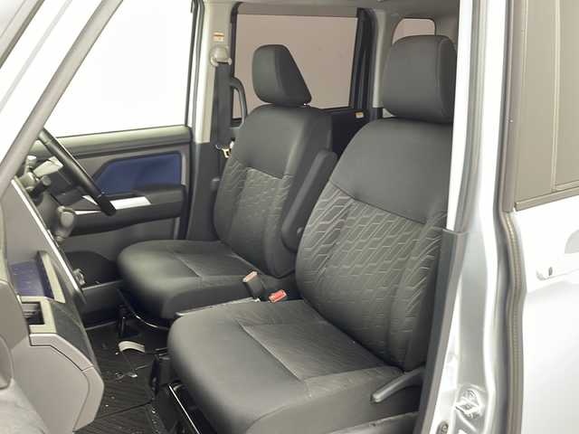 トヨタ タンク カスタムG S 兵庫県 2018(平30)年 6.9万km ブライトシルバーM ・ナビ/Bluetooth/CD/DVD/TV/・全方位カメラ/・ビルドインETC/・前方ドライブレコーダー/・クルーズコントロール/・コーナーセンサー/・アイドリングストップ/・両側パワースライドドア/・横滑り防止装置/・盗難防止装置/・衝突被害軽減システム/・W＋サイドエアバッグ/・カーテンエアバッグ/・LEDオートライト/・純正14インチアルミホイール/・ドアバイザー/・スマートキー/・プッシュスタートボタン/・AAC/・ステアリングスイッチ