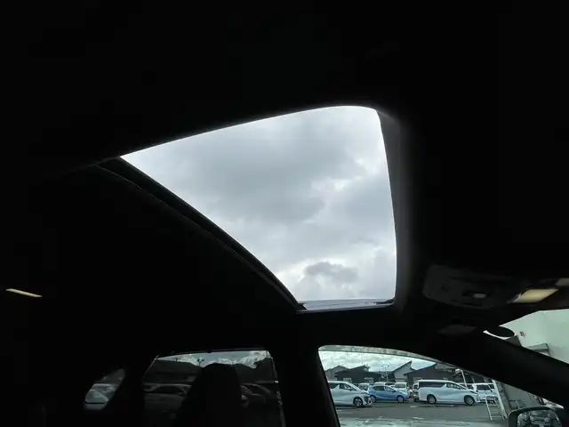 レクサス ＲＸ 450h Fスポーツ 宮崎県 2018(平30)年 7.1万km ホワイトノーヴァガラスフレーク 純正メーカーナビ/（AM/FM/DISC/USB/BT/AUX/TV）/サンルーフ/バックカメラ/フルセグTV/ETC2.0/ドラレコ前後/シートヒーター/エアーシート/ハンドルヒーター/ブラインドスポットモニター/デジタルインナーミラー/レザーシート/純正フロアマット/衝突被害軽減システム/パワーバックドア/LED三眼ヘッドライト/フォグライト/100V電源/RCTA