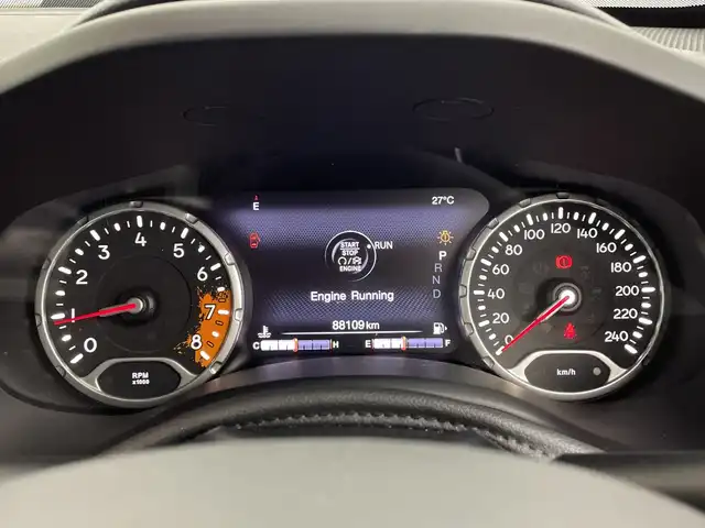 クライスラー・ジープ ジープ レネゲード リミテッド 鹿児島県 2017(平29)年 8.9万km ベージュ 衝突軽減ブレーキ/レーダークルーズコントロール/ブラインドスポットモニター/前席シートヒーター/レーンキープアシスト/レザーシート/パワーシート/後方コーナーセンサー/アイドリングストップ/バックカメラ/ステアリングヒーター/ステアリングスイッチ/革巻きステアリング/フロントフォグライト/トノカバー/ターボ/スペアキー/保証書/取扱説明書