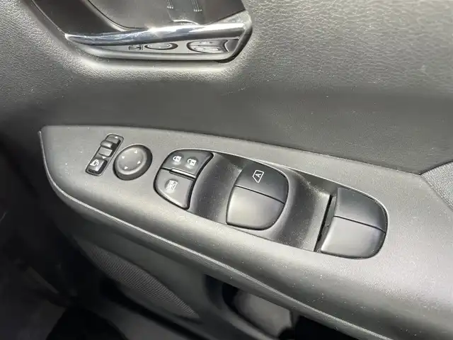 日産 セレナ 青森県 2019(平31)年 7.3万km ブリリアントホワイトパール ワンオーナー/4WD/純正SDナビ/CD/DVD/SD/BT/USB/フルセグTV/インテリジェントアラウンドビューモニター/両側パワースライドドア/クルーズコントロール/クリアランスソナー/ステアリングリモコン/アイドリングストップ/純正エンジンスターター/ETC/オートライト/LEDヘッドライト/フォグライト/電動パーキングブレーキ/プッシュスタート/純正ドアバイザー/純正フロアマット/積込スタッドレスタイヤ/保証書/取扱説明書