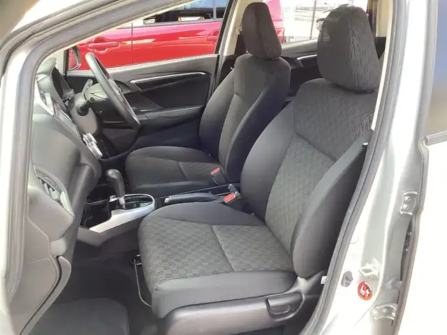 ホンダ フィット 13G Fパッケージ 京都府 2013(平25)年 3.9万km アラバスターシルバーメタリック ワンオーナー/純正ナビ(VXM-145C)/　CD BT SD/スマートキー/横滑り防止装置/アイドリングストップ/スペアスマートキー/新車保証書/取扱説明書