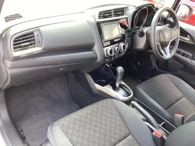 ホンダ フィット 13G Fパッケージ 京都府 2013(平25)年 3.9万km アラバスターシルバーメタリック ワンオーナー/純正ナビ(VXM-145C)/　CD BT SD/スマートキー/横滑り防止装置/アイドリングストップ/スペアスマートキー/新車保証書/取扱説明書