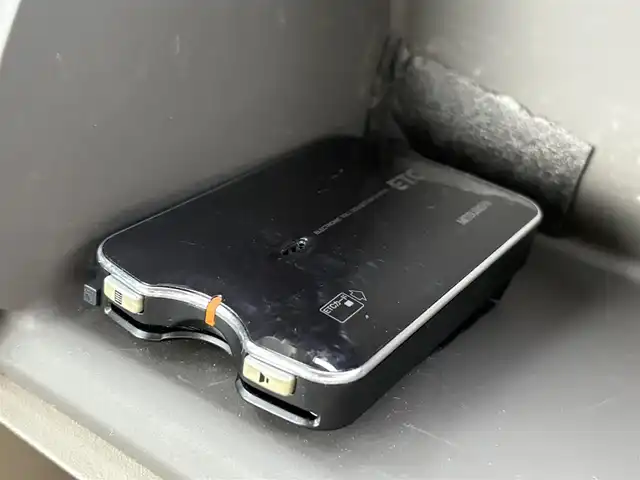 トヨタ ポルテ 150i HIDセレクション 愛知県 2010(平22)年 11.2万km ブラックマイカ SDナビ/ワンセグテレビ/片側パワースライドドア/ETC/ドアバイザー/純正スタッドレスタイヤ付き