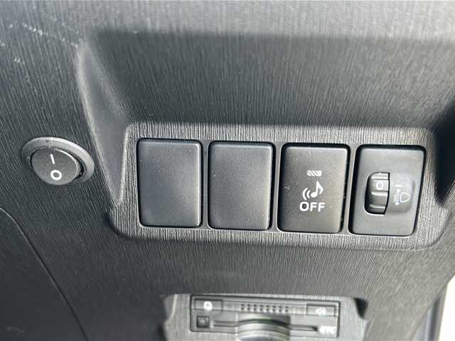 トヨタ プリウス α S 愛媛県 2015(平27)年 7.5万km ホワイトパールクリスタルシャイン 純正８インチナビ/（Bluetooth/AM/FM/フルセグTV/DVD）/LEDヘッドライト/ETC/ドライブレコーダー/バックカメラ/スマートキー/スペアキー有/純正フロアマット/TOPRUN16インチAW/横滑り防止装置/プッシュスタートボタン/パワーウィンドウ/パワーステアリング