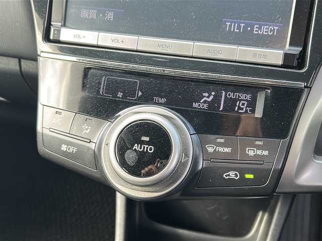 トヨタ プリウス α S 愛媛県 2015(平27)年 7.5万km ホワイトパールクリスタルシャイン 純正８インチナビ/（Bluetooth/AM/FM/フルセグTV/DVD）/LEDヘッドライト/ETC/ドライブレコーダー/バックカメラ/スマートキー/スペアキー有/純正フロアマット/TOPRUN16インチAW/横滑り防止装置/プッシュスタートボタン/パワーウィンドウ/パワーステアリング