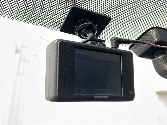 トヨタ プリウス α S 愛媛県 2015(平27)年 7.5万km ホワイトパールクリスタルシャイン 純正８インチナビ/（Bluetooth/AM/FM/フルセグTV/DVD）/LEDヘッドライト/ETC/ドライブレコーダー/バックカメラ/スマートキー/スペアキー有/純正フロアマット/TOPRUN16インチAW/横滑り防止装置/プッシュスタートボタン/パワーウィンドウ/パワーステアリング