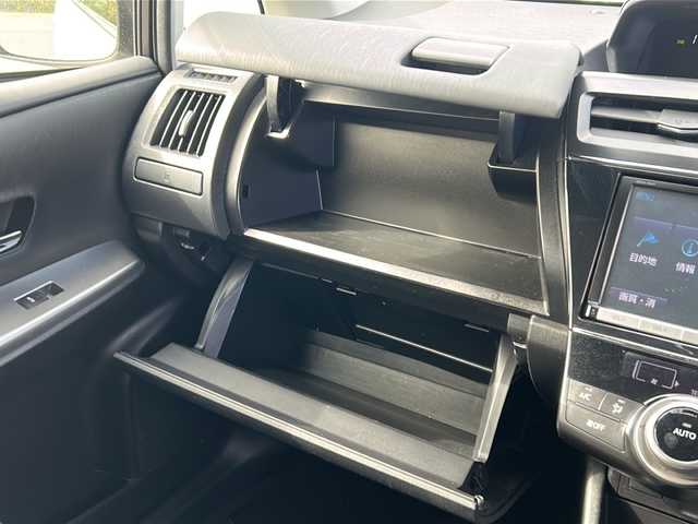 トヨタ プリウス α S 愛媛県 2015(平27)年 7.5万km ホワイトパールクリスタルシャイン 純正８インチナビ/（Bluetooth/AM/FM/フルセグTV/DVD）/LEDヘッドライト/ETC/ドライブレコーダー/バックカメラ/スマートキー/スペアキー有/純正フロアマット/TOPRUN16インチAW/横滑り防止装置/プッシュスタートボタン/パワーウィンドウ/パワーステアリング