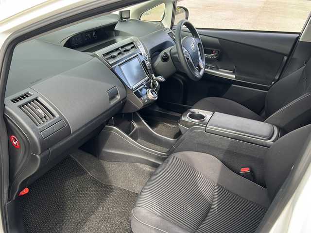 トヨタ プリウス α S 愛媛県 2015(平27)年 7.5万km ホワイトパールクリスタルシャイン 純正８インチナビ/（Bluetooth/AM/FM/フルセグTV/DVD）/LEDヘッドライト/ETC/ドライブレコーダー/バックカメラ/スマートキー/スペアキー有/純正フロアマット/TOPRUN16インチAW/横滑り防止装置/プッシュスタートボタン/パワーウィンドウ/パワーステアリング