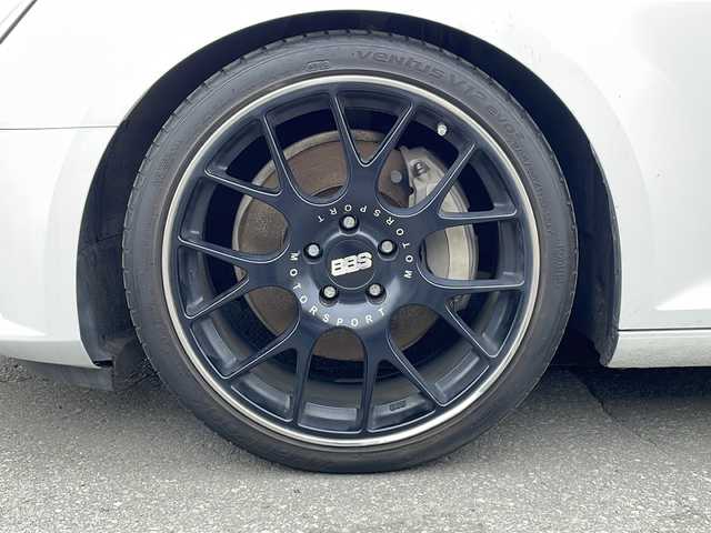アウディ Ａ４ アバント 2．0 TFSIクワトロ 道北・旭川 2016(平28)年 5.4万km グレイシアホワイトメタリック 4WD/純正HDDナビ/ CD/DVD/SD/MSV/BT/USB/フルセグ/バックカメラ/衝突軽減ブレーキ/レーンキープ /レーダークルーズコントロール/コーナーセンサー /アイドリングストップ/パドルシフト/革シート/シートヒーター /運転席メモリ付きパワーシート/オートライト/HIDヘッドライト/リアフォグ/ターボメーター/ドライブレコーダー/ビルトインETC2.0/パワーバックドア /トノカバー/BBS19インチアルミホイール夏タイヤ積み込み/社外ミラーカバー/純正サス積み込み