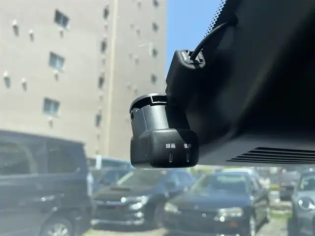 日産 ノート X 静岡県 2021(令3)年 2.3万km ピュアホワイトパール ワンオーナー/プロパイロット/純正メモリナビ/　（フルセグTV/Bluetooth/HDMI/USB）/インテリジェントアラウンドビューモニター/ETC/前方ドライブレコーダー/デジタルインナーミラー/360°セーフティアシスト/・インテリジェント エマージェンシーブレーキ/・インテリジェント FCW（前方衝突予測警報）/・インテリジェント LI（車線逸脱防止支援システム）/　＋LDW（車線逸脱警報）/・インテリジェント DA（ふらつき警報）/・踏み間違い衝突防止アシスト/・標識検知機能/オートマチックハイビーム/横滑り防止装置/スマートキー/置くだけ充電/純正LEDヘッドライト/スペアキー1本/保証書/取扱説明書
