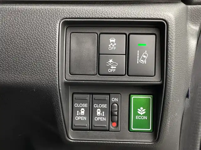 ホンダ オデッセイ G エアロ ホンダセンシング 新潟県 2018(平30)年 7.6万km プラチナホワイトパール ワンオーナー/純正９インチメモリナビ/フルセグ/　CD/DVD/Bluetooth/VXM-187FNi/バックカメラ/両側パワースライドドア/スマートキー×２/衝突被害軽減ブレーキ/レーダークルーズコントロール/LEDヘッドライト/オートライト/ETC2.0/フォグランプ/レーンアシスト/プッシュスタート/社外アルミ付きスタッドレス/　（積み込み７mm）