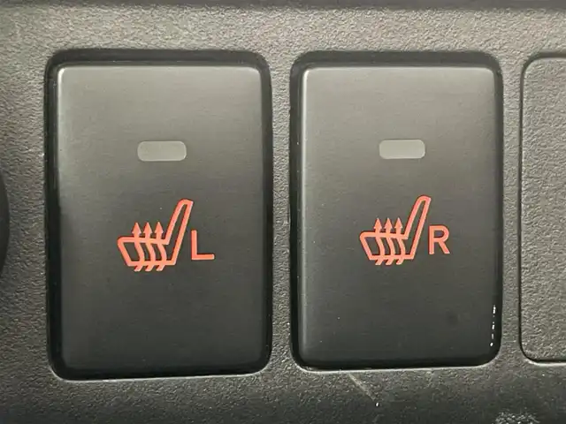 トヨタ ルーミー カスタムG－T 大阪府 2021(令3)年 2.9万km ブラックマイカメタリック/ファイアークォーツレッドメタリック 純正ナビＴＶ　全方位カメラ　ＥＴＣ　ドラレコ　両側パワスラ　衝突軽減　シートヒーター　レーダークルコン　コーナーセンサー　レーンアシスト　電動ミラー　オートライト　ＬＥＤヘッドライト　フォグランプ