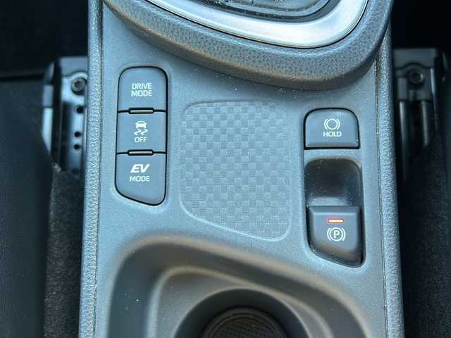 トヨタ ヤリスクロス ハイブリッド Z アドベンチャー 静岡県 2024(令6)年 4.2万km グレーＭⅡ /ワンオーナー//純正ナビ//全周囲カメラ//レザーシート//シートヒーター//ステアリングヒーター//セーフティセンス//レーダークルーズコントロール//オートハイビーム//LEDヘッドライト//純正18インチAW//ビルトインETC//スマートキー//保証書//取説