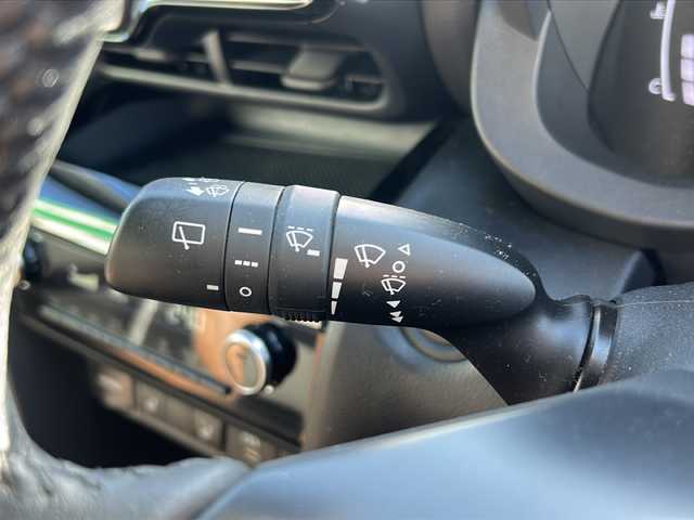 トヨタ ヤリスクロス ハイブリッド Z アドベンチャー 静岡県 2024(令6)年 4.2万km グレーＭⅡ /ワンオーナー//純正ナビ//全周囲カメラ//レザーシート//シートヒーター//ステアリングヒーター//セーフティセンス//レーダークルーズコントロール//オートハイビーム//LEDヘッドライト//純正18インチAW//ビルトインETC//スマートキー//保証書//取説