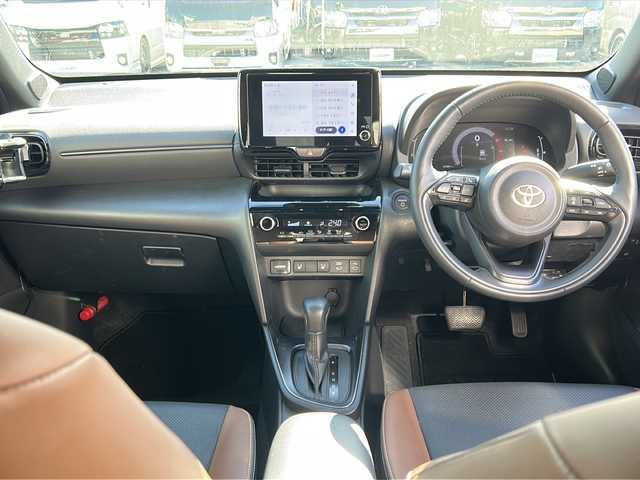 トヨタ ヤリスクロス ハイブリッド Z アドベンチャー 静岡県 2024(令6)年 4.2万km グレーＭⅡ /ワンオーナー//純正ナビ//全周囲カメラ//レザーシート//シートヒーター//ステアリングヒーター//セーフティセンス//レーダークルーズコントロール//オートハイビーム//LEDヘッドライト//純正18インチAW//ビルトインETC//スマートキー//保証書//取説