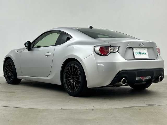 トヨタ ８６ GT 鹿児島県 2013(平25)年 9.9万km スターリングシルバー HDDナビ/フルセグテレビ/MT/MOMOステアリング/ダウンサス/ウェッズ17インチアルミホイール/HIDヘッドライト/前後ドライブレコーダー/プッシュスタート