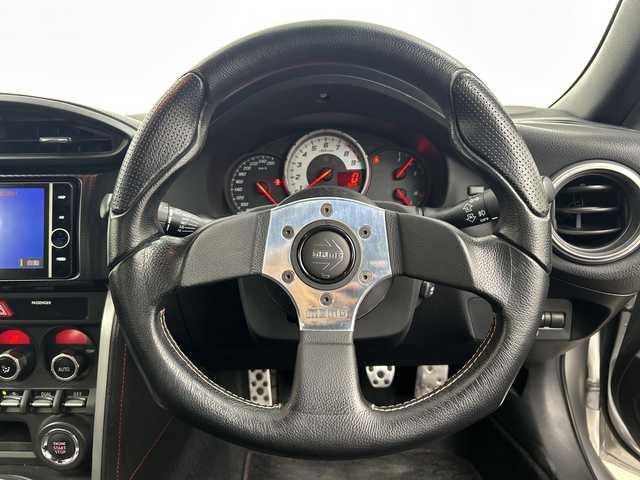 トヨタ ８６ GT 鹿児島県 2013(平25)年 9.9万km スターリングシルバー HDDナビ/フルセグテレビ/MT/MOMOステアリング/ダウンサス/ウェッズ17インチアルミホイール/HIDヘッドライト/前後ドライブレコーダー/プッシュスタート