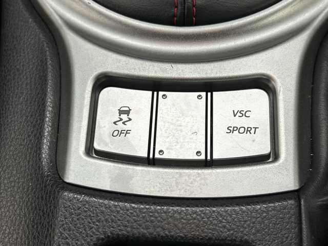 トヨタ ８６ GT 鹿児島県 2013(平25)年 9.9万km スターリングシルバー HDDナビ/フルセグテレビ/MT/MOMOステアリング/ダウンサス/ウェッズ17インチアルミホイール/HIDヘッドライト/前後ドライブレコーダー/プッシュスタート