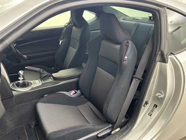 トヨタ ８６ GT 鹿児島県 2013(平25)年 9.9万km スターリングシルバー HDDナビ/フルセグテレビ/MT/MOMOステアリング/ダウンサス/ウェッズ17インチアルミホイール/HIDヘッドライト/前後ドライブレコーダー/プッシュスタート