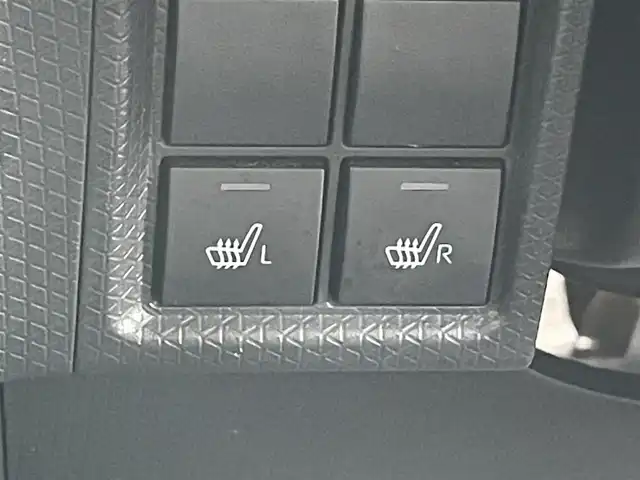 ダイハツ タント カスタム RS 滋賀県 2019(令1)年 4.3万km ブラックマイカメタリック 純正ナビ/CD/DVD/USB/Bluetooth/フルセグTV/バックカメラ/ハーフレザーシート/シートヒーター/ロングスライドシート/両側パワースライドドア/ドライブレコーダー/衝突軽減ブレーキ/LEDヘッドライト/オートハイビーム/純正アルミホイール/プッシュスタート/スマートキー