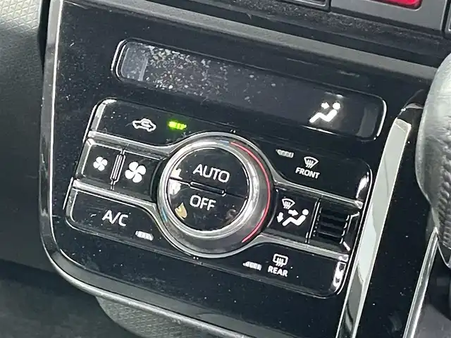 ダイハツ タント カスタム RS 滋賀県 2019(令1)年 4.3万km ブラックマイカメタリック 純正ナビ/CD/DVD/USB/Bluetooth/フルセグTV/バックカメラ/ハーフレザーシート/シートヒーター/ロングスライドシート/両側パワースライドドア/ドライブレコーダー/衝突軽減ブレーキ/LEDヘッドライト/オートハイビーム/純正アルミホイール/プッシュスタート/スマートキー