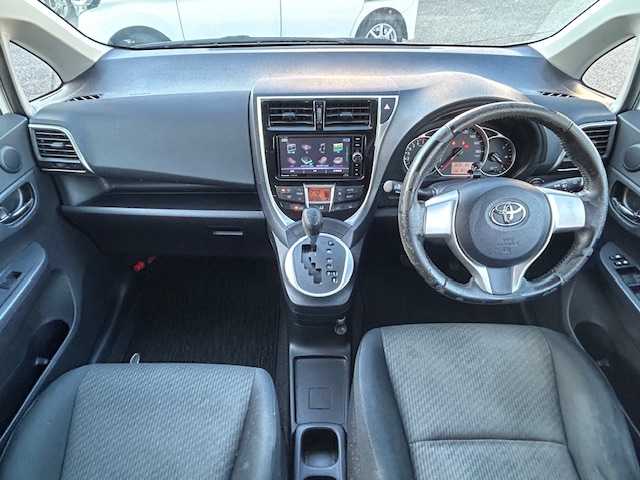 トヨタ ラクティス G 富山県 2015(平27)年 9.3万km ホワイトパールクリスタルシャイン ワンオーナー/スマートキー/社外メモリーナビ(CN-RX01WD)/BD/DVD/BT/フルセグTV/ETC/プッシュスタート/横滑り防止装置/電格ウィンカーミラー/純正ドアバイザー/純正フロアマット/皮巻きステアリング/リアスポイラー/社外１６インチAW/保証書・取説/点検記録簿(R7.7/R6.5/R4.5/R2.5/H30.5)