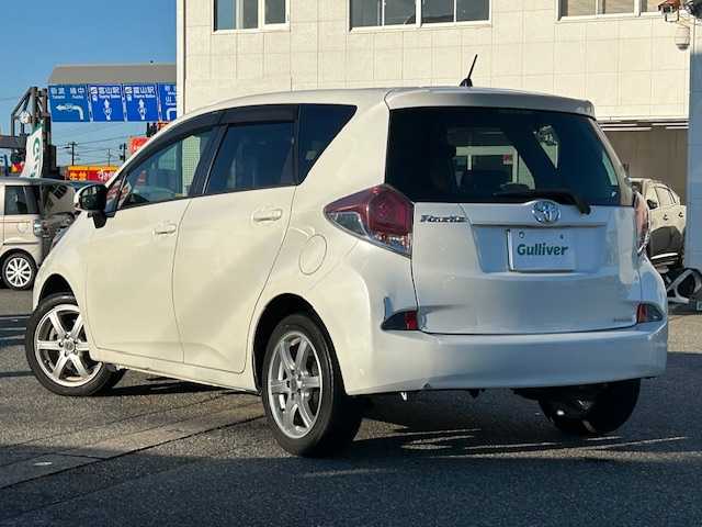 トヨタ ラクティス G 富山県 2015(平27)年 9.3万km ホワイトパールクリスタルシャイン ワンオーナー/スマートキー/社外メモリーナビ(CN-RX01WD)/BD/DVD/BT/フルセグTV/ETC/プッシュスタート/横滑り防止装置/電格ウィンカーミラー/純正ドアバイザー/純正フロアマット/皮巻きステアリング/リアスポイラー/社外１６インチAW/保証書・取説/点検記録簿(R7.7/R6.5/R4.5/R2.5/H30.5)