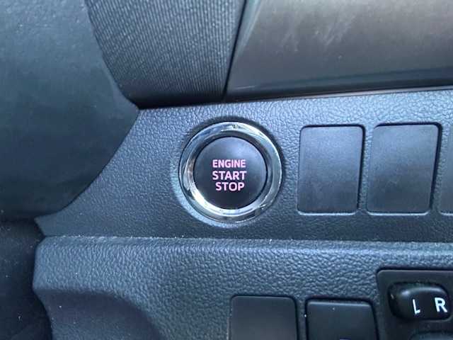 トヨタ ラクティス G 富山県 2015(平27)年 9.3万km ホワイトパールクリスタルシャイン ワンオーナー/スマートキー/社外メモリーナビ(CN-RX01WD)/BD/DVD/BT/フルセグTV/ETC/プッシュスタート/横滑り防止装置/電格ウィンカーミラー/純正ドアバイザー/純正フロアマット/皮巻きステアリング/リアスポイラー/社外１６インチAW/保証書・取説/点検記録簿(R7.7/R6.5/R4.5/R2.5/H30.5)