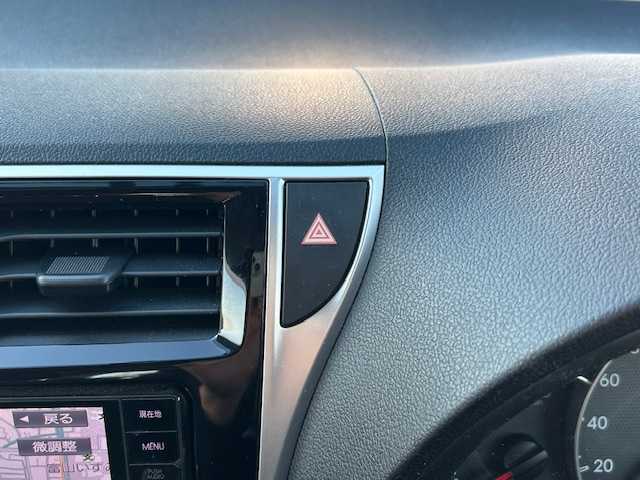 トヨタ ラクティス G 富山県 2015(平27)年 9.3万km ホワイトパールクリスタルシャイン ワンオーナー/スマートキー/社外メモリーナビ(CN-RX01WD)/BD/DVD/BT/フルセグTV/ETC/プッシュスタート/横滑り防止装置/電格ウィンカーミラー/純正ドアバイザー/純正フロアマット/皮巻きステアリング/リアスポイラー/社外１６インチAW/保証書・取説/点検記録簿(R7.7/R6.5/R4.5/R2.5/H30.5)