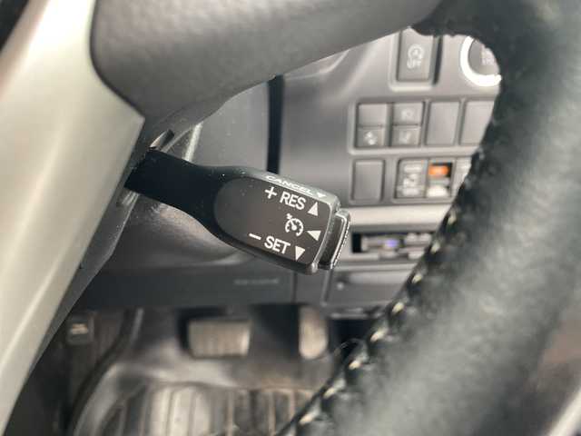 トヨタ ノア Si ダブルバイビー 愛知県 2018(平30)年 5.7万km ブラック 純正9型ナビ/後席モニター/両側パワースライドドア/クルーズコントロール/バックカメラ/純正アルミホイール/LEDヘッドライト/リアオートエアコン/オートマチックハイビーム/ETC/衝突軽減システム/フルセグ/CD DVD/Bluetooth/ステアリングスイッチ/スマートキー/プッシュスタート