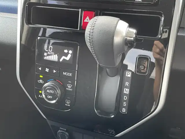 トヨタ ルーミー カスタムG 佐賀県 2019(令1)年 7.3万km ブラックマイカメタリック 純正9インチSDナビゲーション/・フルセグTV/CD/DVD/SD/Bluetooth/バックカメラ/ビルトインETC/両側パワースライドドア/後席サンシェード/ISOFIX対応/革巻きステアリング/ステアリングリモコン/TRDエアロ/純正14インチアルミホイール/純正LEDヘッドライト/オートマチックハイビーム/純正LEDフォグランプ/純正フロアマット/純正ドアバイザ―/新車保証書/スマートアシスト/・クルーズコントロール/・先行車発告知機能/・車線逸脱警報機能/・衝突被害軽減ブレーキ/・クリアランスソナー