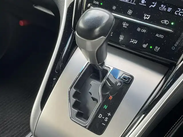 トヨタ ハリアー ハイブリッド プログレス メタル&レザーP 岡山県 2019(平31)年 6.3万km ホワイトパールクリスタルシャイン 登録時走行距離63079km/純正メーカーナビ/ＪＢＬサウンドシステム/モデリスタエアロ/革シート/バック・サイドカメラ/ビルトインETC/フルセグTV/前席シートヒーター＆エアシート/後方コーナーセンサー/前席パワーシート/プッシュスタート/スマートキー/純正フロアマット/保証書/取扱説明書/スペアキー