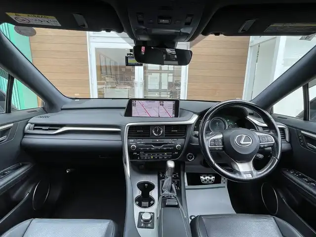 レクサス ＲＸ 450h Fスポーツ 宮崎県 2017(平29)年 7.6万km ブラック メーカー純正ナビ/(BT/AM/FM/CD/DVD)/フルセグTV/バックカメラ/全周囲カメラ/LEDヘッドライト/ビルトインETC2.0/革シート/サンルーフ/パワーバックドア/スマートキー/レーダークルーズコントロール/ブラインドスポットモニター/パワーシート(D/N)/プッシュスタート/電動格納ミラー/ヘッドアップディスプレイ/レーンキーピングアシスト/レクサスセーフティシステム/インテリジェントクリアランスソナー