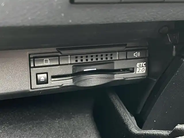 レクサス ＲＸ 450h Fスポーツ 宮崎県 2017(平29)年 7.6万km ブラック メーカー純正ナビ/(BT/AM/FM/CD/DVD)/フルセグTV/バックカメラ/全周囲カメラ/LEDヘッドライト/ビルトインETC2.0/革シート/サンルーフ/パワーバックドア/スマートキー/レーダークルーズコントロール/ブラインドスポットモニター/パワーシート(D/N)/プッシュスタート/電動格納ミラー/ヘッドアップディスプレイ/レーンキーピングアシスト/レクサスセーフティシステム/インテリジェントクリアランスソナー