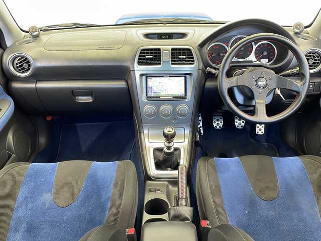 スバル インプレッサ ＷＲＸ STi 栃木県 2004(平16)年 11.6万km WRブルーマイカ ６ＭＴ　/ターボ　/４ＷＤ/社外ナビ/（CD/DVD/Bluetooth/フルセグ）　　/ＥＴＣ　/禁煙車　/純正１７インチアルミホイール　/ＨＩＤヘッドライト　/電動格納ミラー　/純正フロアマット