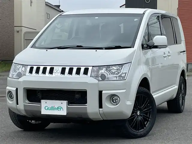 三菱 デリカＤ：５ D－Power package 道央・札幌 2018(平30)年 14.3万km ウォームホワイトパール ４WD/ワンオーナー/社外SDナビ/CD/DVD/BT/フルセグ/横滑り防止装置/クルーズコントロール/バックカメラ/ビルトインETC/トランスファ切替/両側パワースライドドア/パワーバックドア/前席シートヒーター/革巻きステアリング/ステアリングリモコン/パドルシフト/AC100V/スマートキー/キーレスエントリー/HIDヘッドライト/オートライト/フォグランプ/電動格納ミラー/ウィンカーミラー/純正フロアマット/純正エンジンスターター/純正AW付夏タイヤ積込/225/55/R18/2021年/山4mm