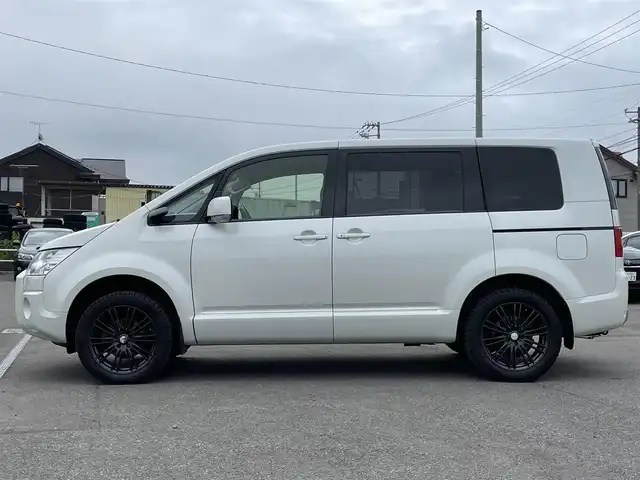 三菱 デリカＤ：５ D－Power package 道央・札幌 2018(平30)年 14.3万km ウォームホワイトパール ４WD/ワンオーナー/社外SDナビ/CD/DVD/BT/フルセグ/横滑り防止装置/クルーズコントロール/バックカメラ/ビルトインETC/トランスファ切替/両側パワースライドドア/パワーバックドア/前席シートヒーター/革巻きステアリング/ステアリングリモコン/パドルシフト/AC100V/スマートキー/キーレスエントリー/HIDヘッドライト/オートライト/フォグランプ/電動格納ミラー/ウィンカーミラー/純正フロアマット/純正エンジンスターター/純正AW付夏タイヤ積込/225/55/R18/2021年/山4mm