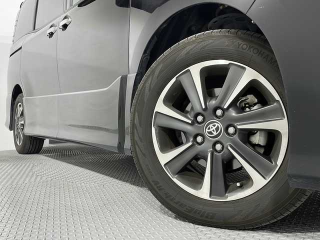 トヨタ ヴォクシー ZS 煌Ⅱ 広島県 2019(令1)年 4.2万km ブラック 純正10型ナビ/純正フリップダウンモニター/両側パワースライドドア/バックカメラ/クルーズコントロール/クリアランスソナー/セーフティセンス/・プリクラッシュセーフティ/・レーンディパーチャーアラート/・オートマチックハイビーム/LEDヘッドランプ/純正16インチAW/ビルトインETC/ドライブレコーダー/USB/HDMI入力端子