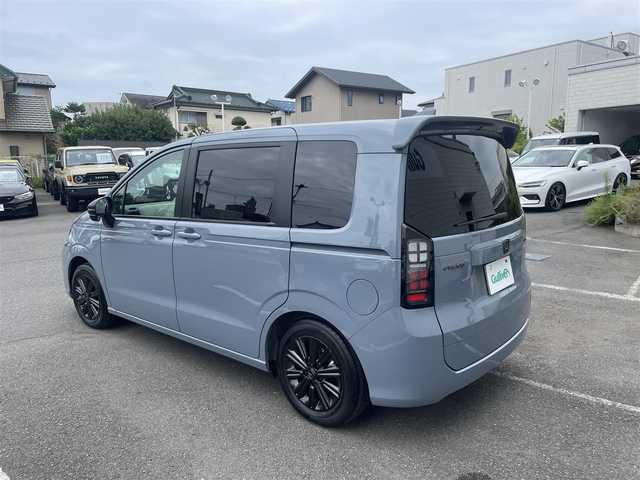 ホンダ フリード ハイブリット e:HEV AIR EX 神奈川県 2024(令6)年 0.6万km グレー