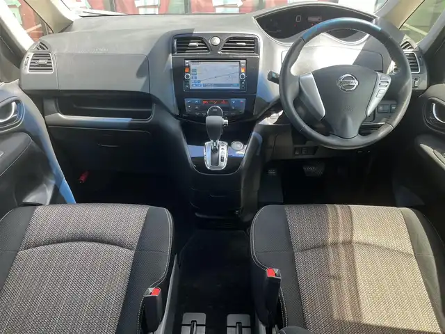 日産 セレナ ハイウェイS G S HV Aセーフ 奈良県 2014(平26)年 8.5万km ブリリアントホワイトパール 純正ナビ７インチワイド　/ワンセグテレビ　/ｂｌｕｅｔｏｏｔｈ　/バックカメラ　/社外ドライブレコーダー前後　/片側パワースライドドア　/レーンキープアシスト　/インテリジェントエマージェンシーブレーキ/純正フロアマット/純正アルミホイール/フォグランプ/パーソナルテーブル（2列と3列目用）