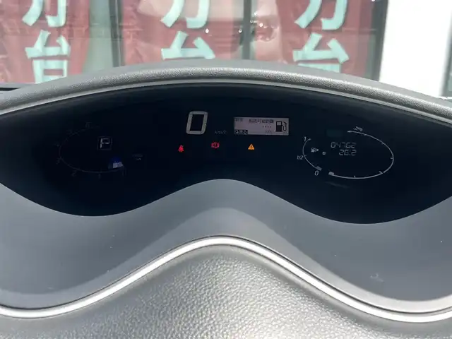 日産 セレナ ハイウェイS G S HV Aセーフ 奈良県 2014(平26)年 8.5万km ブリリアントホワイトパール 純正ナビ７インチワイド　/ワンセグテレビ　/ｂｌｕｅｔｏｏｔｈ　/バックカメラ　/社外ドライブレコーダー前後　/片側パワースライドドア　/レーンキープアシスト　/インテリジェントエマージェンシーブレーキ/純正フロアマット/純正アルミホイール/フォグランプ/パーソナルテーブル（2列と3列目用）